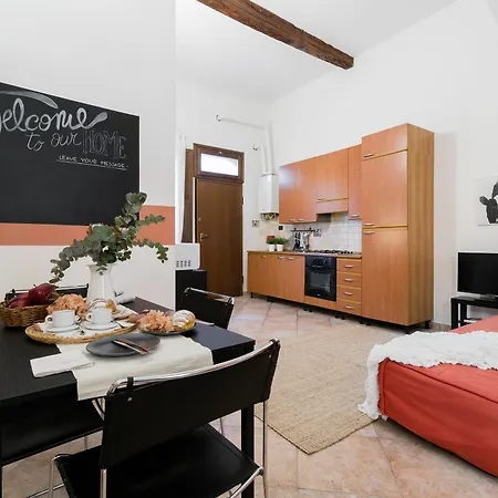 Senzanome - Old Town - Bologna