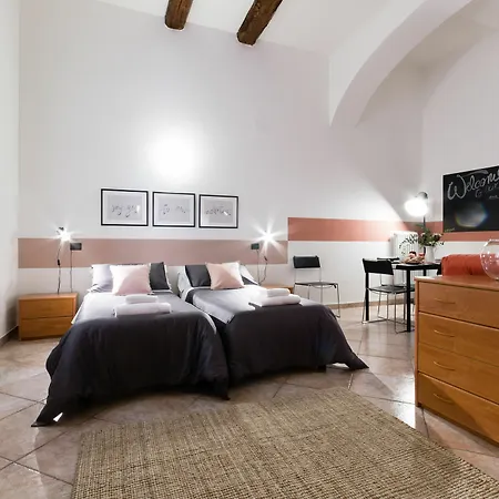 Apartment Senzanome - Old Town - Bologna